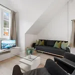 New! Well Eqipped Three Bedroom Penthouse! *