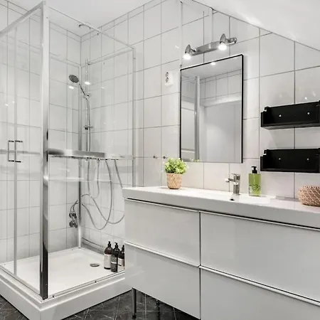 Lejlighed New! Well Eqipped Three Bedroom Penthouse!